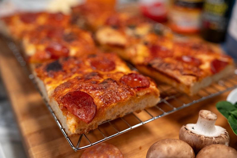 Deep Dish Pan Pizza